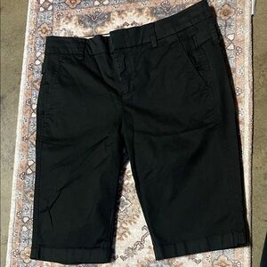 Vince Mid-thigh shorts Size 2
